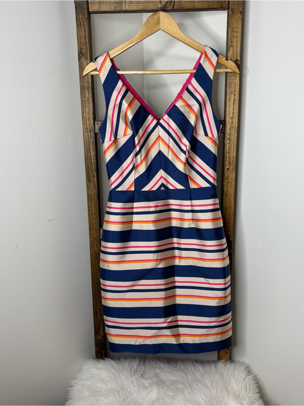 Trina Turk Striped V-Neck Sleeveless Sheath Dress in Navy, Pink & Cream Size 2